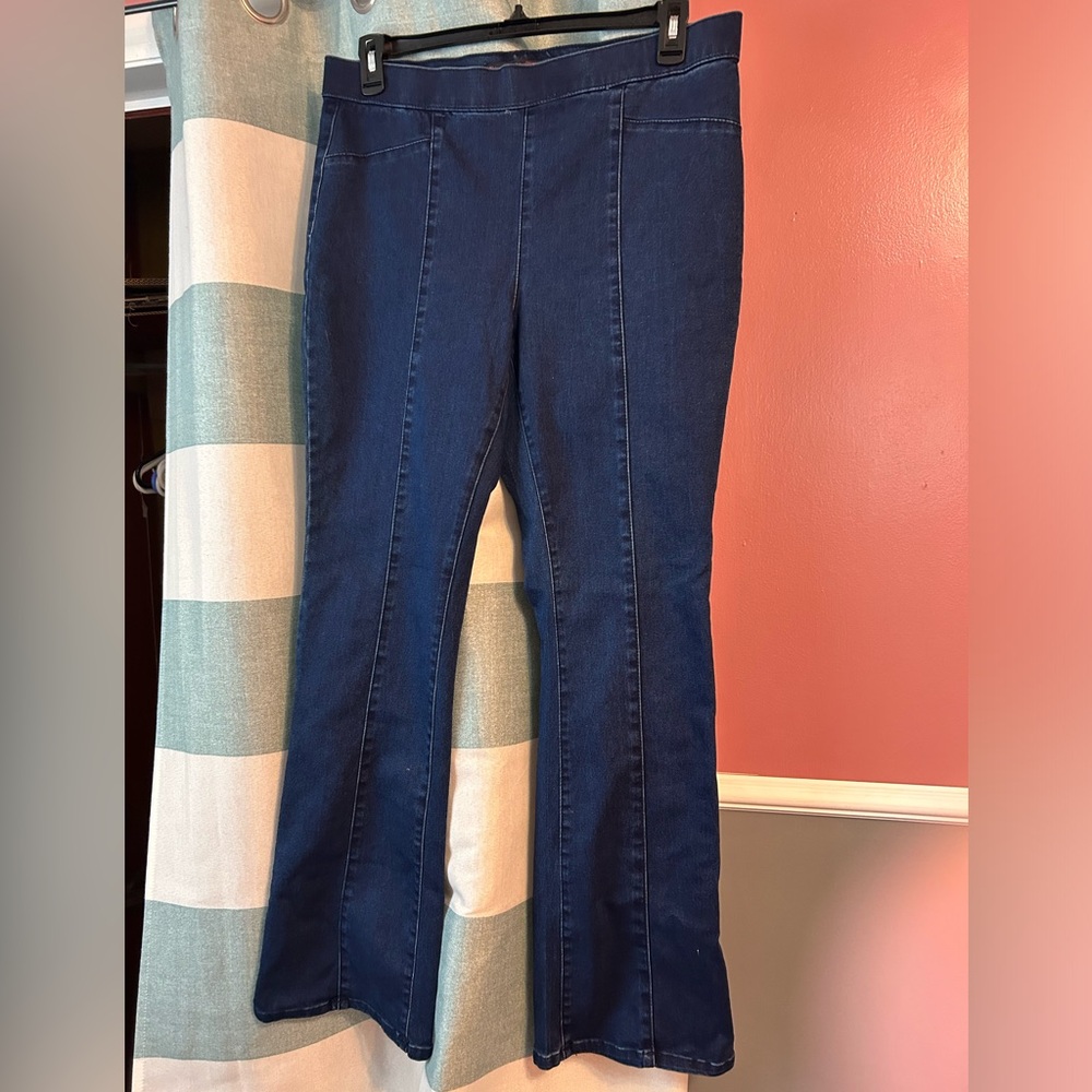 No Boundaries pull on jeans